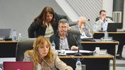 Sandra Fonseca, diputada de Comunidad Organizada, María Laura Trapaglia, legisladora del PRO de La Pampa y Martín Ardohain, ahora diputado nacional del macrismo: en la misma vereda, contra Ziliotto y cerca de Bullrich.