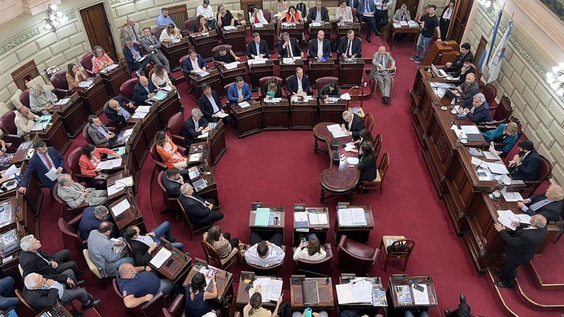 La Asamblea estaba convocada para el jueves pero los pliegos fueron retirados antes.