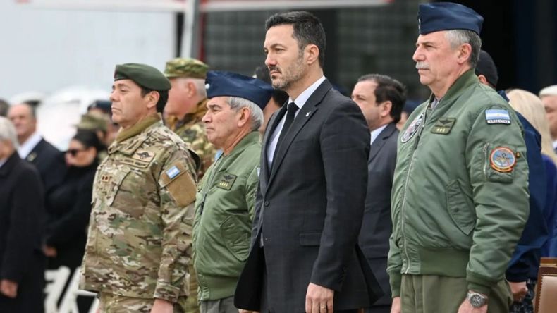 Luis Petri, ministro de Defensa