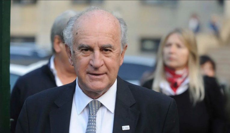 Oscar Parrilli. Oscar Parrilli.