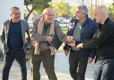 Palomas de JxC felicitan a Lula y les muestran las plumas a los halcones