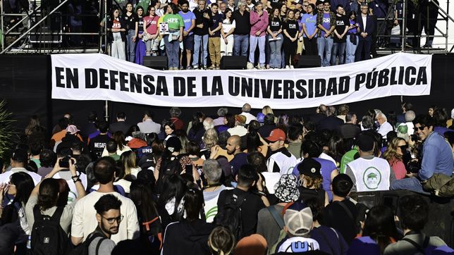 Marcha en defensa de las universidades públicas
