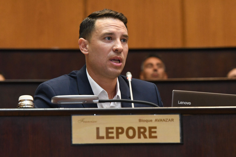 El diputado Lépore fue el vocero de Rolando Figueroa en el recinto.