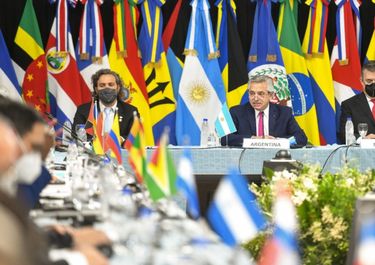 El rebote regional de la crisis: Ucrania expone las grietas de la Patria Grande