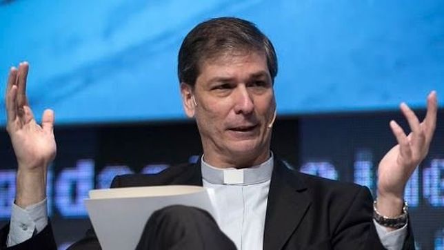 un jesuita politico arma una mega colecta empresaria para pobres