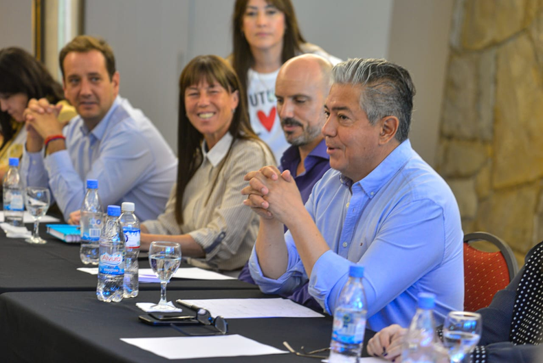 Rolando Figueroa lanzó su frente electoral en Neuquén.