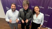 Javier Milei junto a Alfredo Gonzáles y Bárbara Andreussi, candidatos electos en la Provincia de Jujuy
