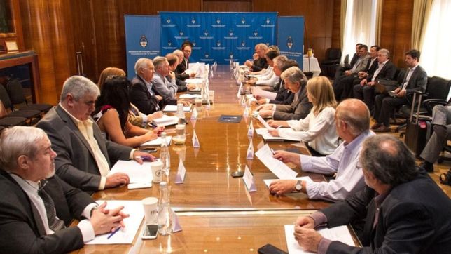 el gobierno buscara que las provincias asuman el costo de las tarifas en cuotas