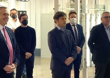 Tigre: Fernández, Kicillof y Zamora, en una automotriz que volvió a trabajar