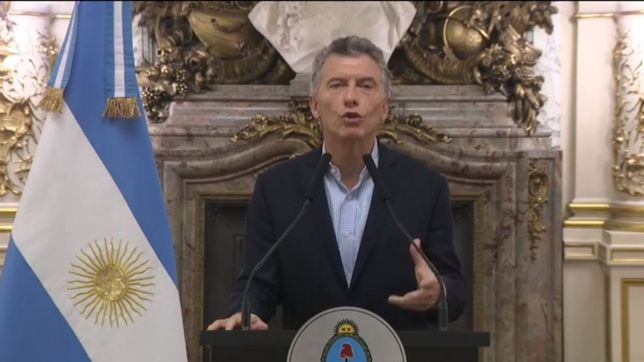 de regreso al fondo: decidi iniciar conversaciones con el fmi , anuncio macri