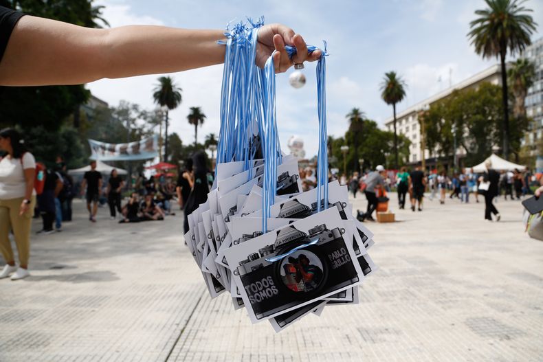 El recuerdo de Pablo Grillo, el fotógrafo que fue golpeado con un gas lacrimógeno en una represión policial.&nbsp;&nbsp;(Foto: Victoria Gesualdi)