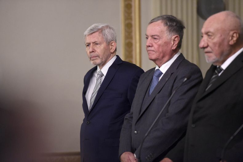 La renuncia de Luis Genoud (centro) prondiza las vacantes en la Corte de la gestión Axel Kicillof 