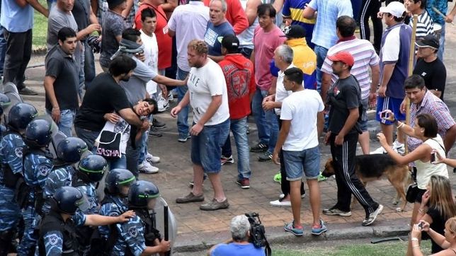 represion en la plata: ritondo se desliga y ordena investigar el operativo