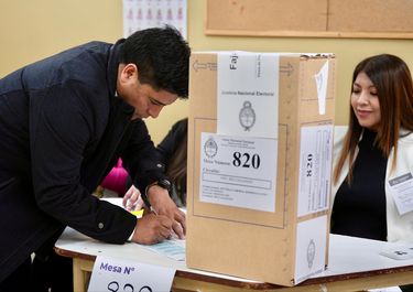 Santa Cruz: Claudio Vidal se prepara para forzar la máquinaria de los consensos y reformar la ley electoral.