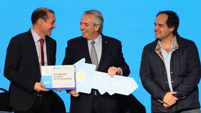 en neuquen, se entrego la vivienda numero 125 mil de la gestion de fernandez