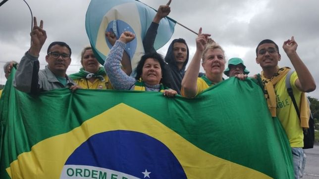 maxima tension en las rutas: las bases bolsonaristas piden por las fuerzas armadas