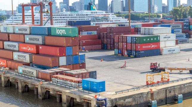 Pese a las ventas del campo, el superávit comercial cayó 52%