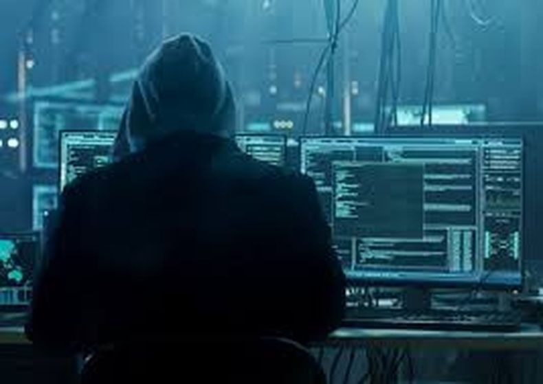 La Fundación Capa 8 es un think tank que coloca funcionarios en áreas críticas de la seguridad informática.
