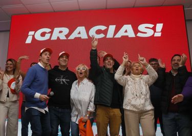 Maximiliano Abad festeja con Nuevos Aires.