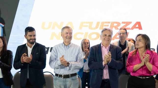 Martín Llaryora, Juan Schiaretti, Myrian Prunotto y el intendente de Tanti, Emiliano Paredes