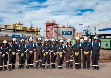 Legisladores nacionales recorrieron la planta de YPF de Vaca Muerta