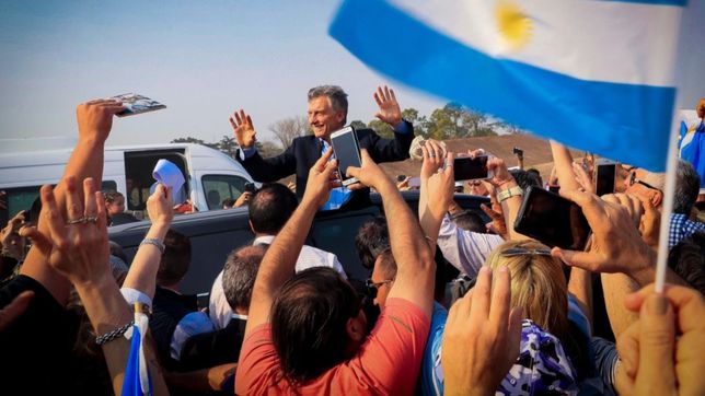 macri viaja a tucuman y fernandez anuncia un plan contra el hambre