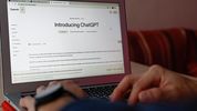 El 30 de noviembre se cumplirán tres años desde que ChatGPT irrumpió en el mundo democratizando el acceso a la inteligencia artificial.