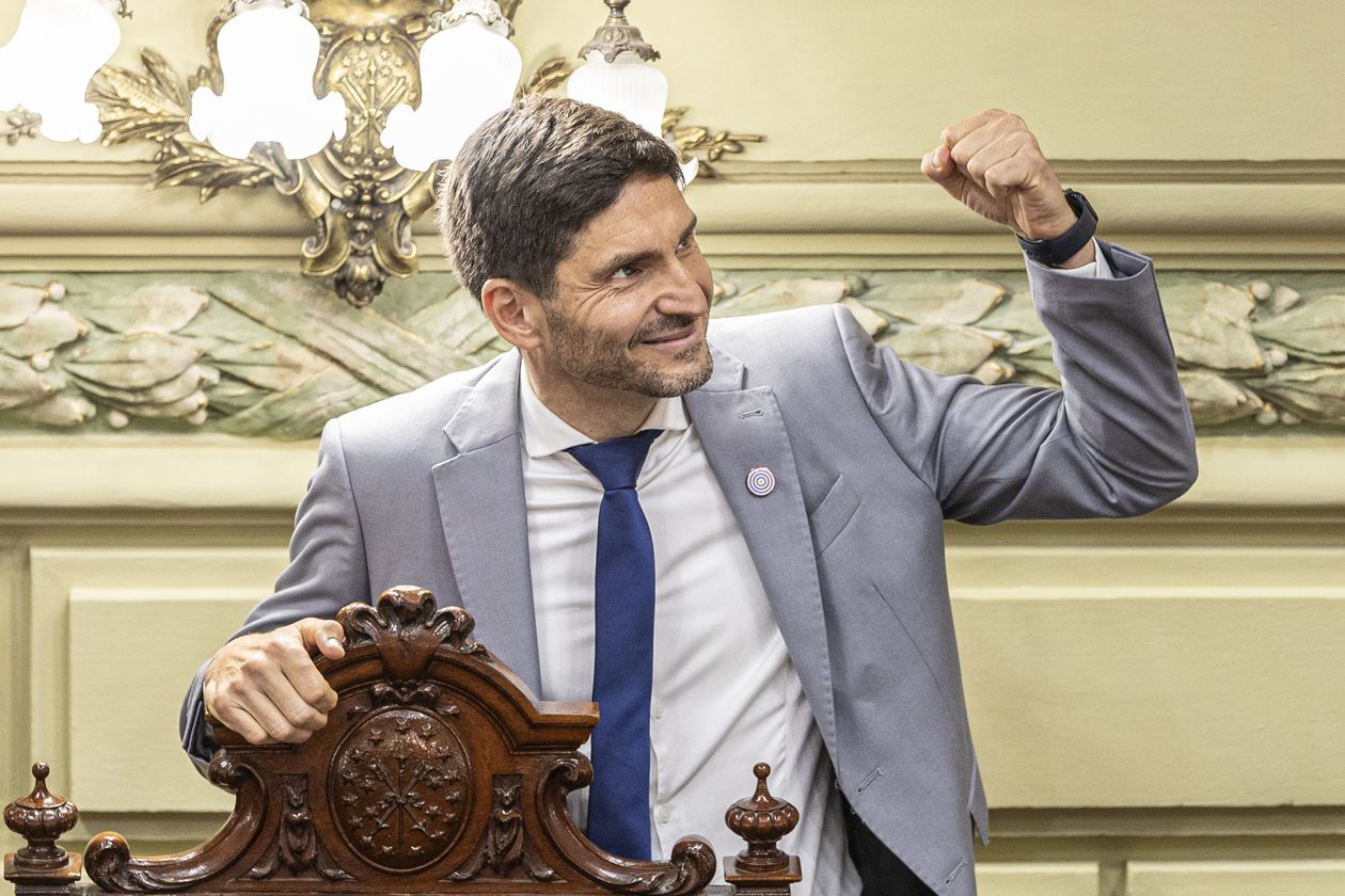 El gobernador Pullaro, antes de brindar el discurso de apertura de la Convención.