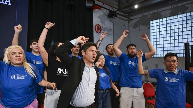 Axel Kicillof, con referentes de la Juventud Universitaria Peronista.