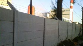 Vecinos de Quilmes levantan un muro por seguridad