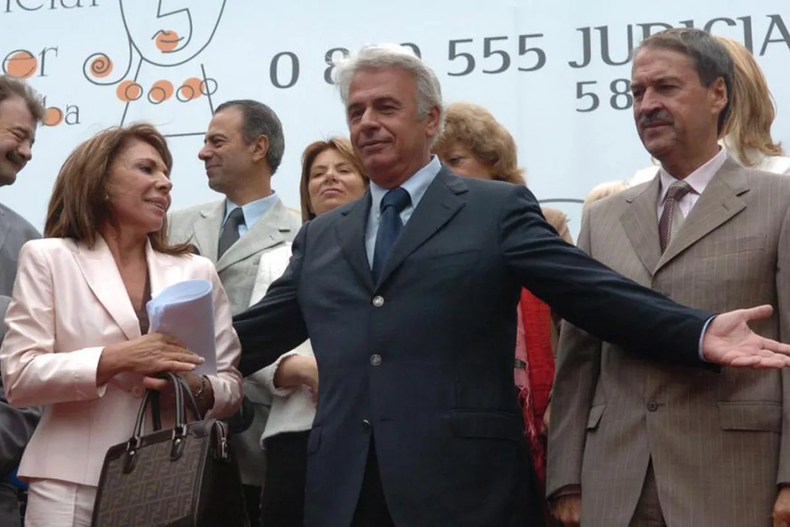 José Manuel de la Sota, el comienzo de un ciclo de gobierno que alcanzará los 28 años.