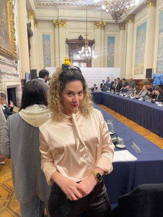 Lourdes Arrieta y su ya célebre patito, en la Cámara de Diputados.