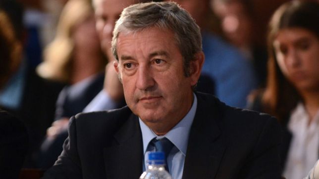 para cobos, si las medidas no funcionan habria que aplicar un control de cambio