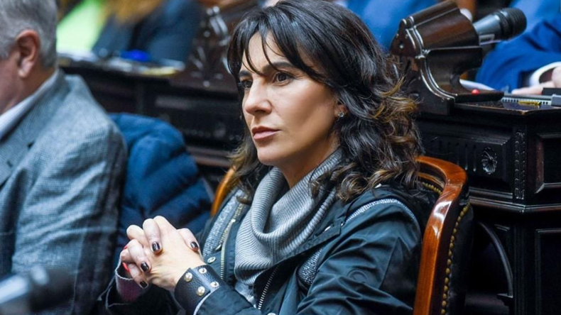 natalia-la-sota-la-su-banca-la-camara-diputadospng