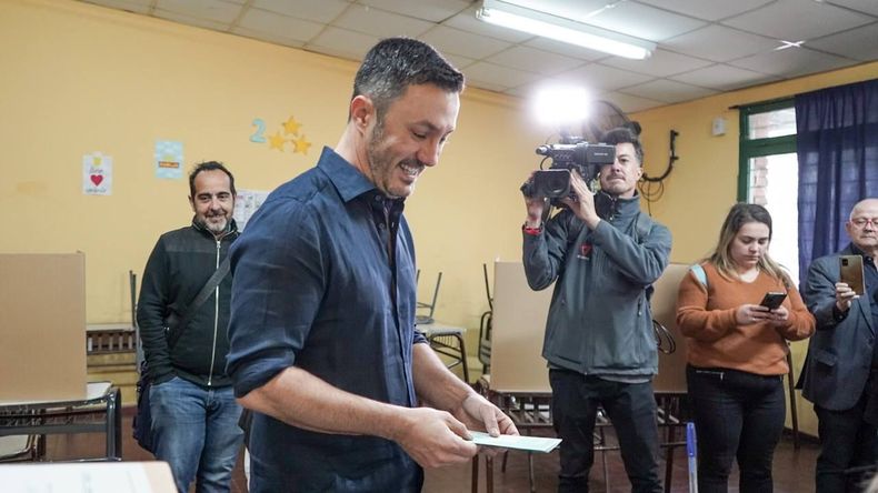 Luis Petri votó en San Martín pasadas las 9.