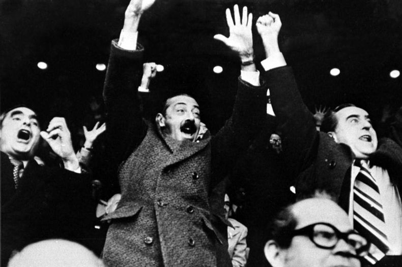 Eduardo Emilio Massera, Jorge Rafael Videla y Orlando Ramón Agosti: abrazo de gol y de oso.