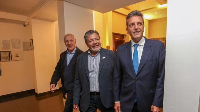 massa y lavagna se mostraron juntos en un congreso de la uocra