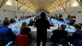 Javier Milei, en el asado con la tropa legislativa que bancó su veto a la reforma jubilatoria. Javier Milei, en el asado con la tropa legislativa que bancó su veto a la reforma jubilatoria.