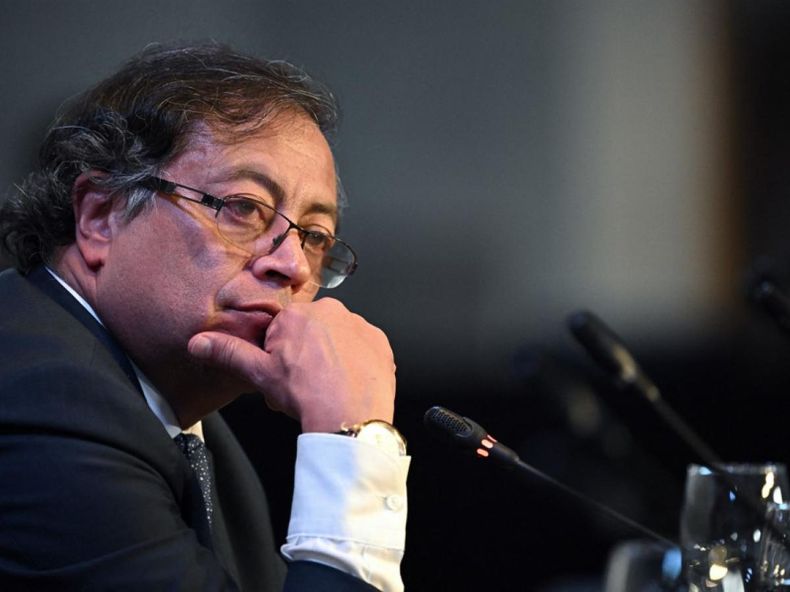 El gobierno de Gustavo Petro echó a diplomáticos argentinos de Colombia.
