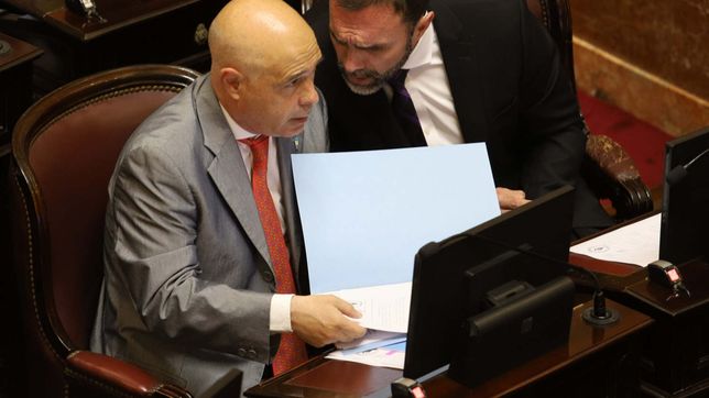 Bartolomé Abdala y Ezequiel Atauche, de La Libertad Avanza, a cargo del debate de las PASO. 