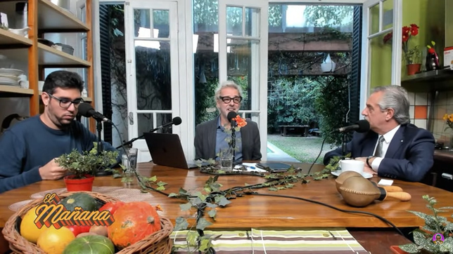 fernandez, desde la galaxia de mex: guerra al dedo de cfk y al juicio de la historia