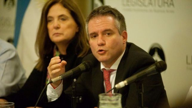 quien es el funcionario que fue a explicar el escandalo potocar a la legislatura