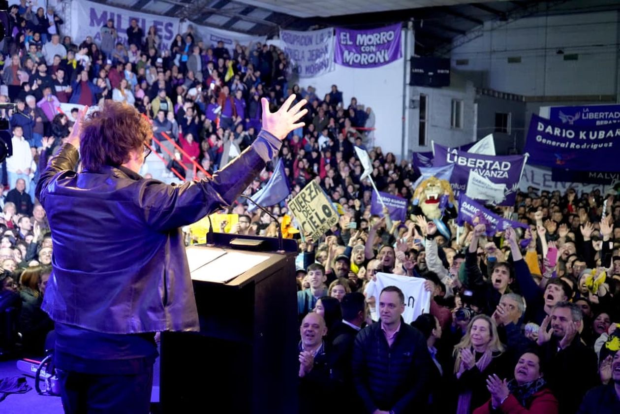 Javier Milei en acto político tradicional en La Plata, a dos tres del cierre de listas para las elecciones del 26 de octubre. ¿Y después?