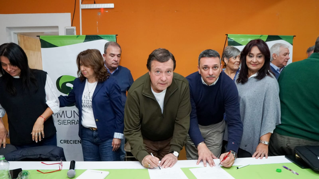 El gobernador de Río Negro, Alberto Weretilneck, se encontró en Sierra Grande con autoridades de YPF. Señales de buena sintonía en la Patagonia.