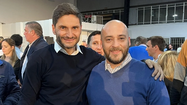 Sergio Checho Basile junto al gobernador de Santa Fe, Maximiliano Pullaro.
