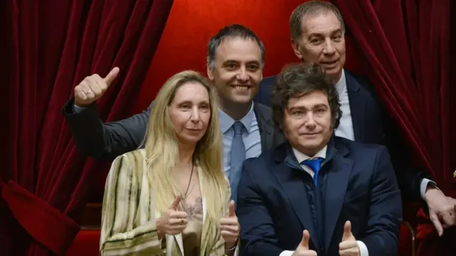 El Gobierno negocia la reforma laboral.