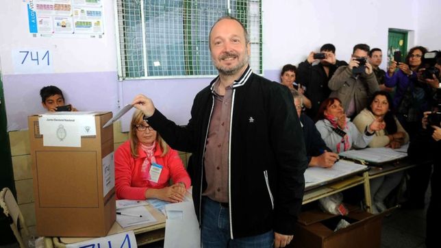 bonadio manda a juicio a sabbatella por la adecuacion de clarin