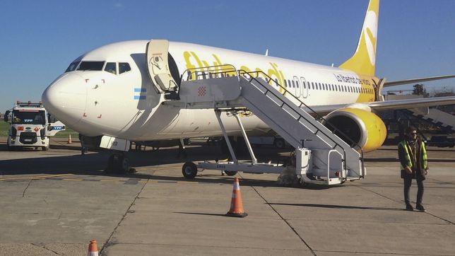 el gobierno bonaerense multo a flybondi con $300 millones por la cancelacion de vuelos