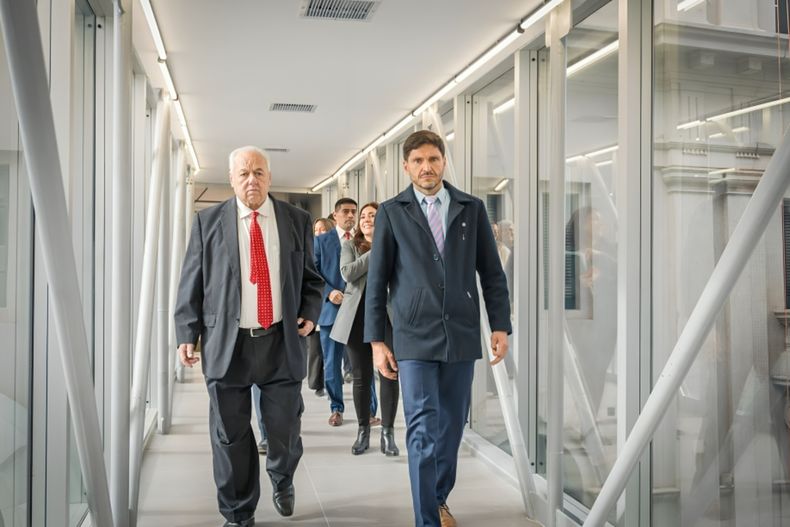 Santa Fe: Pullaro inauguró el edificio de Tribunales y habló de una nueva era judicial frente a Gutiérrez
