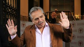 Traspaso ordenado: Fernández le apunta a Peña para no golpear a Macri